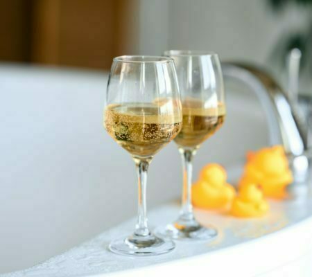 Great Wine Choices To Pair With Your Bubble Bath